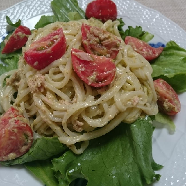 トマトツナの冷やしうどんバジルソース(レシピ)