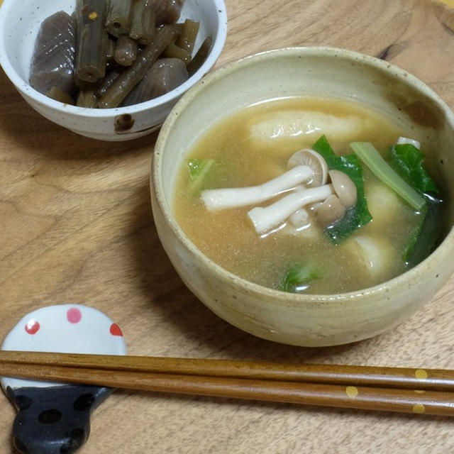 身体にしみわたる朝の一杯♪キャベツと油揚げの味噌汁（減塩）