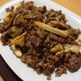 キノコと牛肉のオイスターソース炒め(隠し味バター)