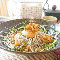 冷たいなめこおろし蕎麦