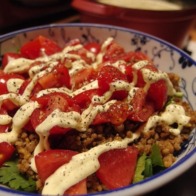 パクチーのごまスコひき肉サラダ・おでんだしチャウダー