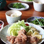 鶏の竜田揚げ。むきエビともやしのナムル。