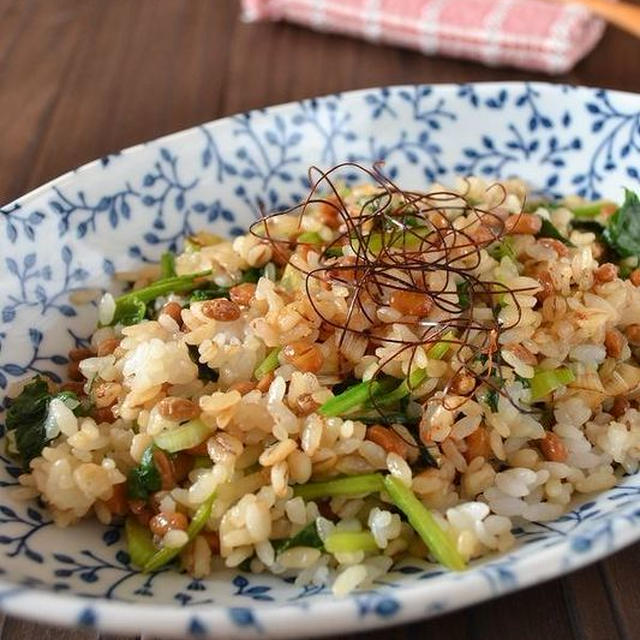 納豆とほうれん草のピリ辛チャーハン