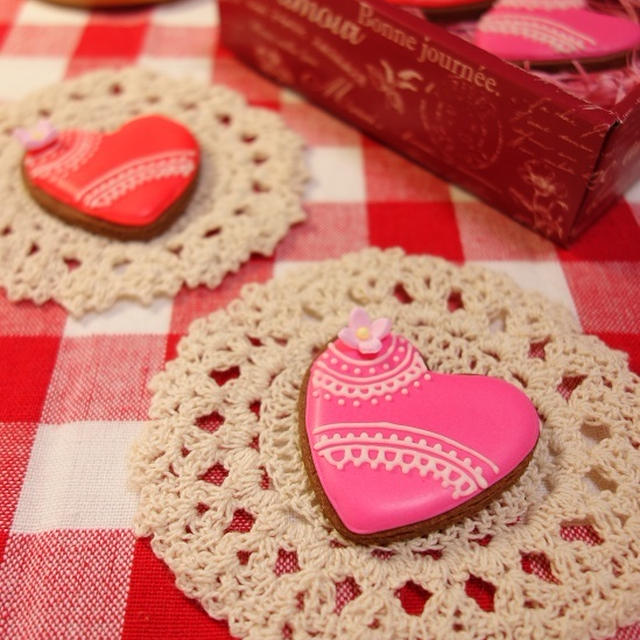 バレンタインアイシングミントココアクッキー   Sugar cocoa cookie icing with peppermint for Valentine's Day　-Recipe No.1500-