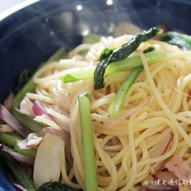 お手軽ランチ～ベーコンと小松菜のペパーレモンパスタ。