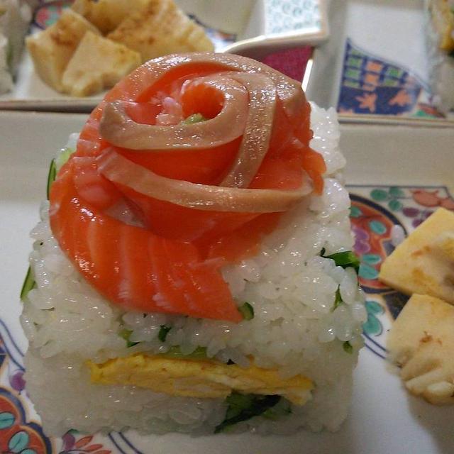 サーモンの押し寿司とﾘﾀﾞ除隊のＤＶＤ