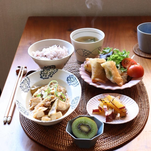 具だくさん麻婆。もやし春巻き・献立。