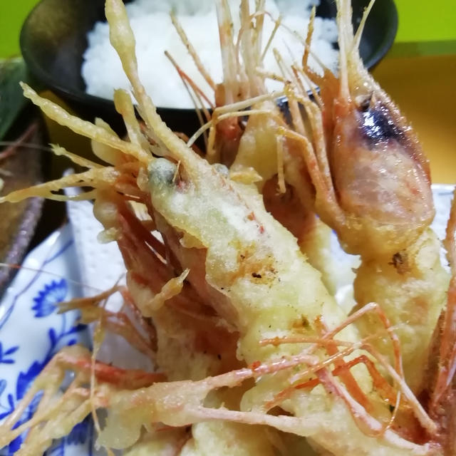 頑張り過ぎないde 北海道カリカリエビ天ぷら定食！