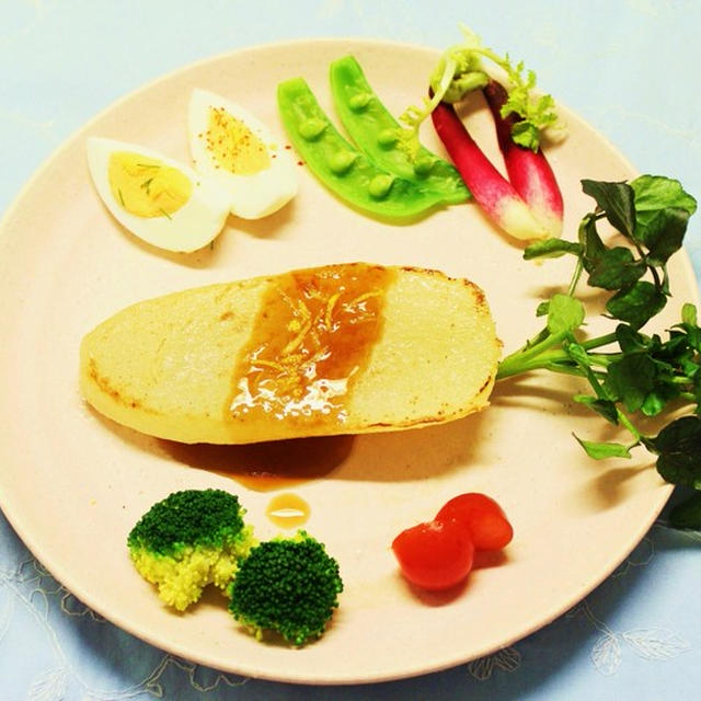 今夜はジューシーステーキ☆　　　　大根の（＾−＾）!　　　　　　　　　　　柚子醤油ソース掛け♪　　Juicey Steak for Dinner☆ but・・・Japanese　Radish（＾−＾） with Yuzu Soy sauce☆