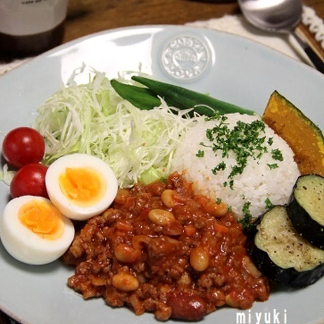 牛あらびき肉でチリコンカンライス。