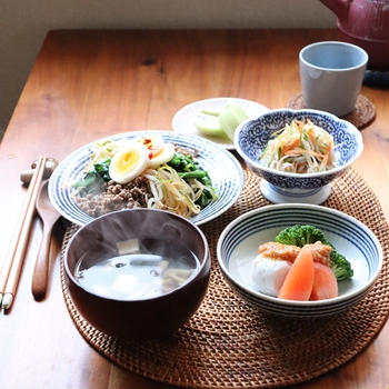 ビビンバ丼。里いものゆず味噌がけ・献立。