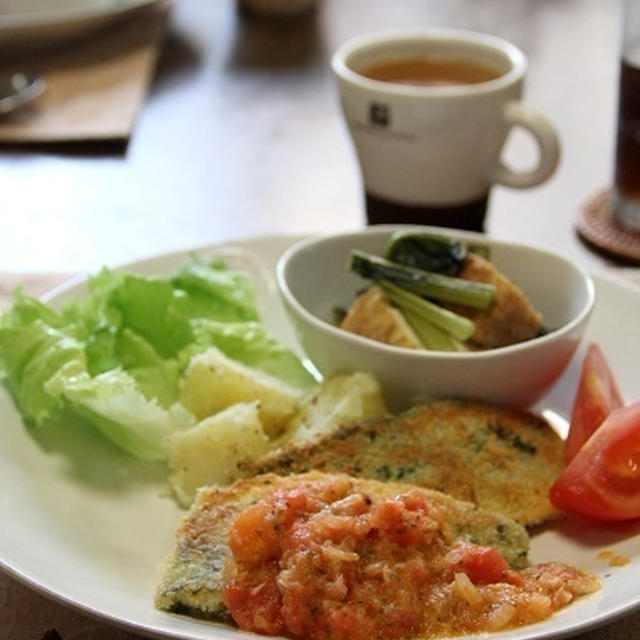 あじの香草パン粉焼き・トマトソース。