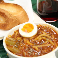 フキと新玉葱のミートソーススープ風パスタ
