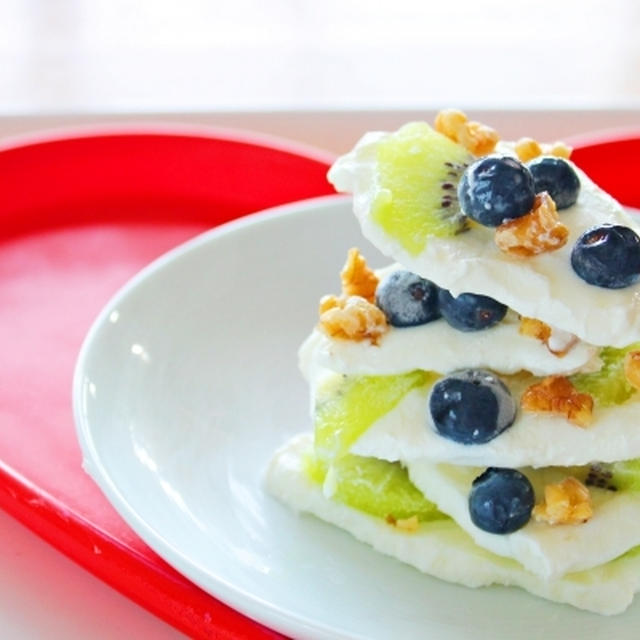 簡単デザート キウイフルーツとブルーベリーのヨーグルトバークの作り方 By 和田 良美さん レシピブログ 料理ブログのレシピ満載