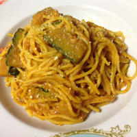 当選！山盛りパスタ♪で《南瓜のクリーミィカレーミートパスタ》＆いまいちパン( ´△｀)