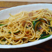 ズッキーニとベーコンのピリ辛パスタ
