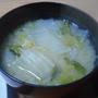 白菜と大根の葉のみそ汁