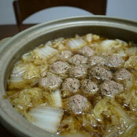 *冬の定番*肉団子と白菜の鍋♪