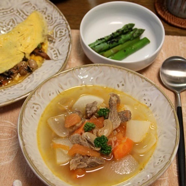 牛すじと野菜の洋風煮込み。晩ごはん。