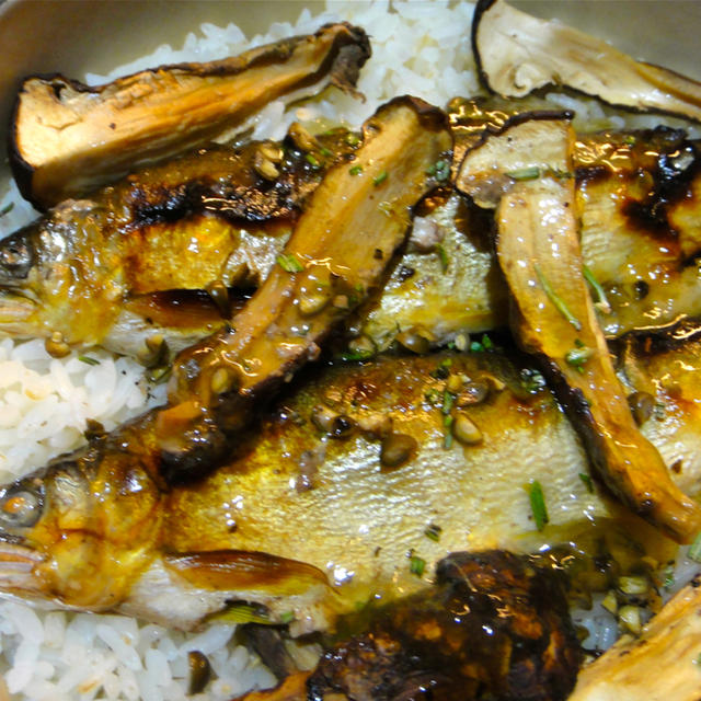 鮎と焼松茸の炊き込みご飯、のっけてジュレ柚子こしょうポン酢かけ