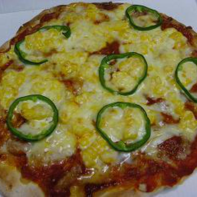 お昼ごはん～半額ピザにたっぷり♪トッピング　コーンマヨピザ