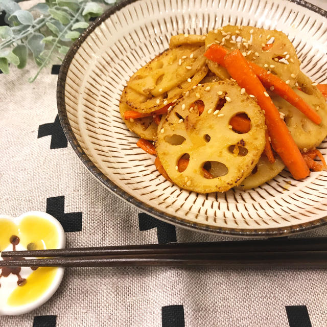 １０分で完成☆れんこんと人参の胡麻味噌きんぴら