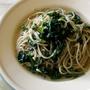 春菊とアンチョビの和風パスタ。