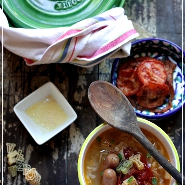 セミドライトマトとソーセージのスープ