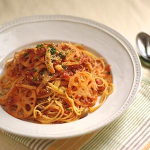挽肉たっぷり!きのこと蓮根のトマトパスタ