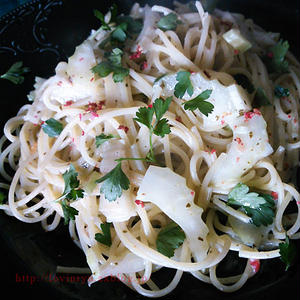 セロリとバジルとたらこの　週末胃腸改善パスタ