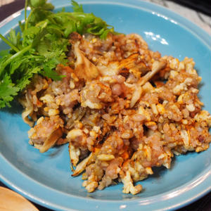 鶏ひき肉と舞茸の玄米チャーハン ガラムマサラ風味