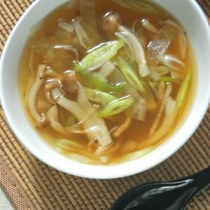 野菜たっぷりヘルシー生姜スープ