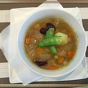 セボリ―香るお豆と野菜の簡単スープ