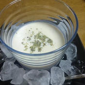 白いトウモロコシの冷製豆乳スープ