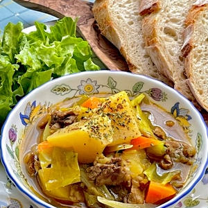 牛肉と野菜のカレースープ