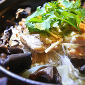 カオマンガイ風、鶏もも肉の春雨挟み、ライスの煮込み、トムヤム風味