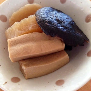 高野豆腐・干し椎茸・大根のコンソメ煮