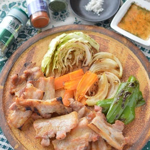 タイ風焼き肉〜レモングラス塩&ピリ辛ナンプラータレで〜