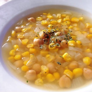 トウモロコシとひよこ豆の優しいスープ