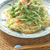 キュウリと水菜とカニかまのサラダ麺