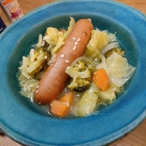 ごろごろ野菜とウインナーのスープ
