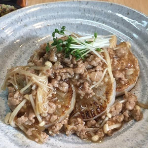 大根ステーキ〜ひき肉とエノキのあんかけ