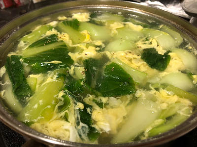 シャキシャキ青梗菜と卵の中華スープ