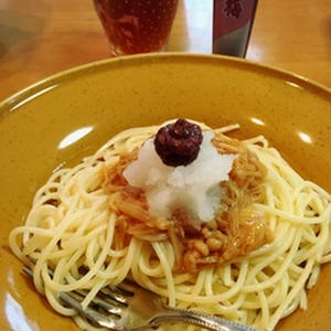 簡単!なめたけおろしのしそ梅乗っけパスタ