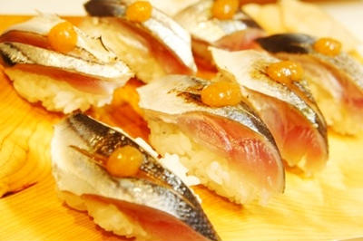 秋刀魚の炙り寿司