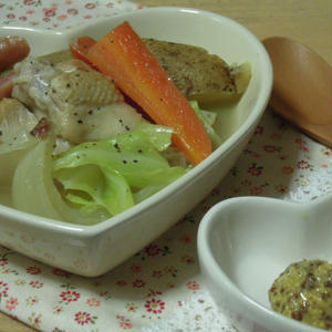 鶏手羽元と根菜のポトフ