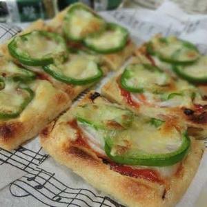 油揚げの野菜ピザ