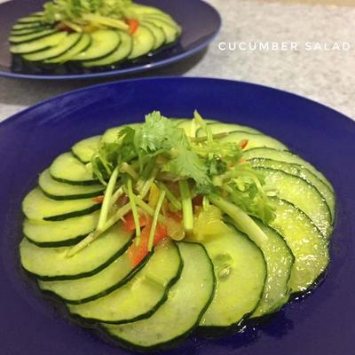 胡瓜と夏野菜のサラダ