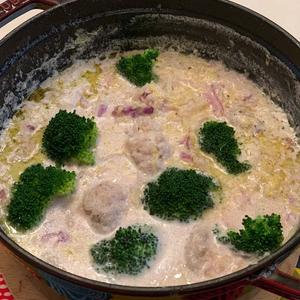 豆腐団子と紫キャベツ＊白菜のミルクシチュー鍋