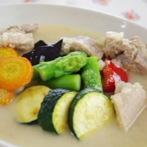 夏野菜の☆白いスープカレー